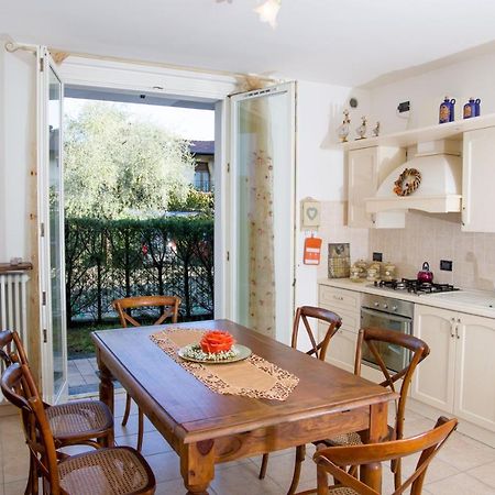 Appartamento Con Giardino E Parcheggio Privato เบลลาโจ ภายนอก รูปภาพ