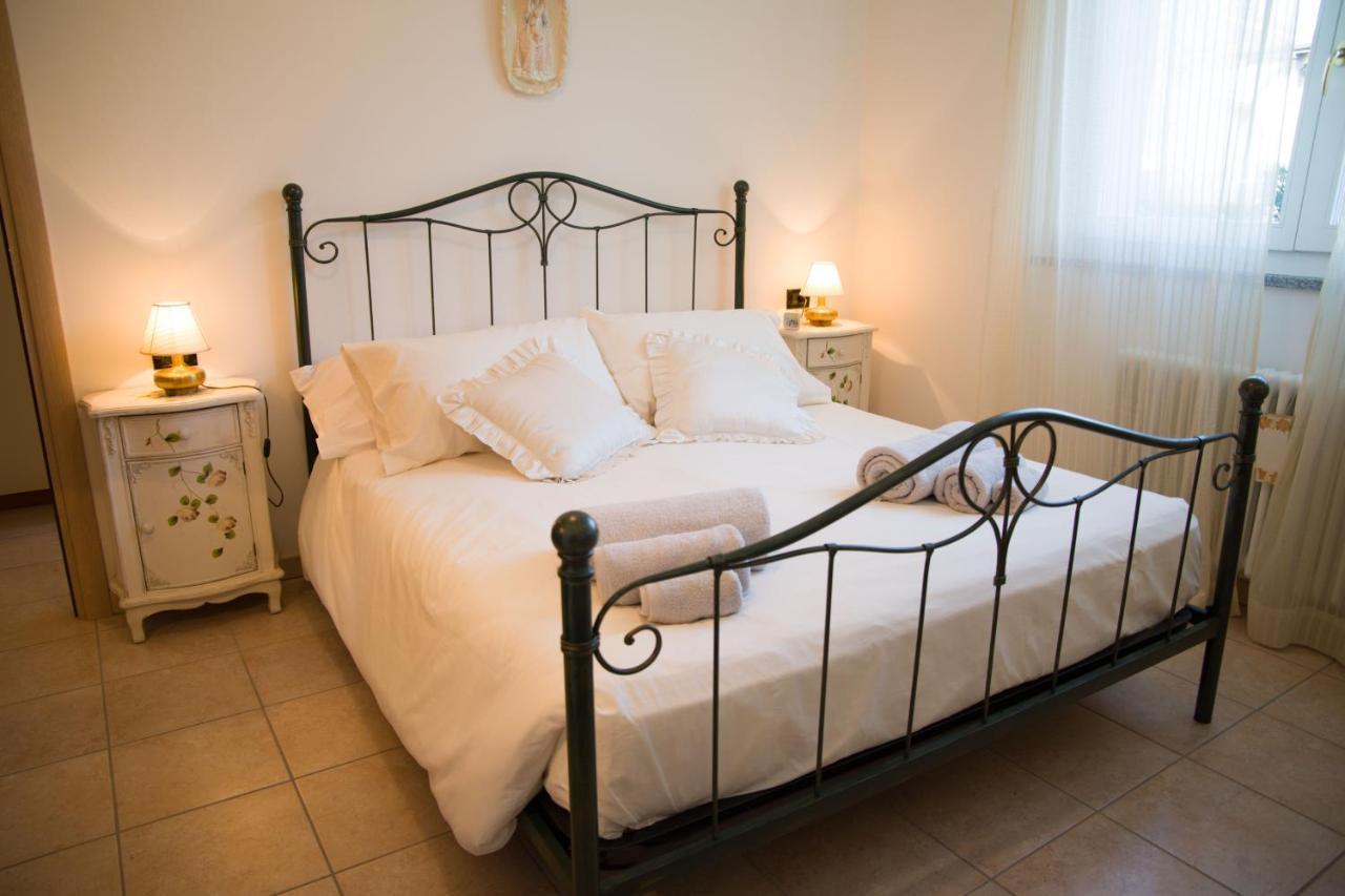 Appartamento Con Giardino E Parcheggio Privato เบลลาโจ ภายนอก รูปภาพ